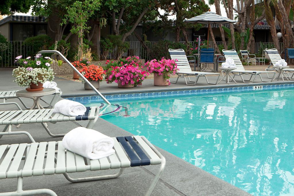 Travelodge Hotel At Lax 로스앤젤레스 외부 사진