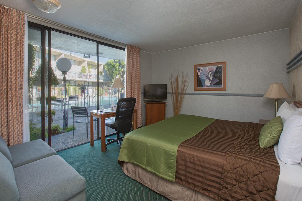 Travelodge Hotel At Lax 로스앤젤레스 객실 사진