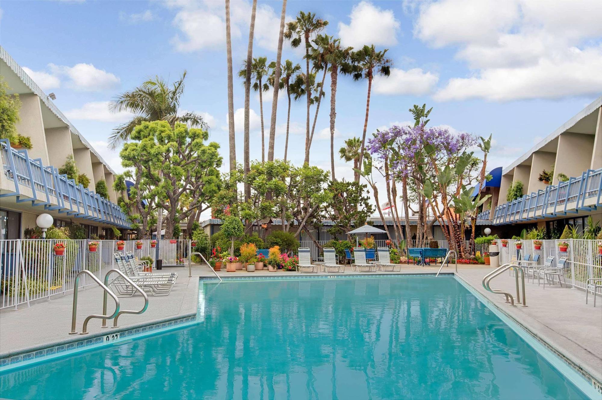 Travelodge Hotel At Lax 로스앤젤레스 외부 사진