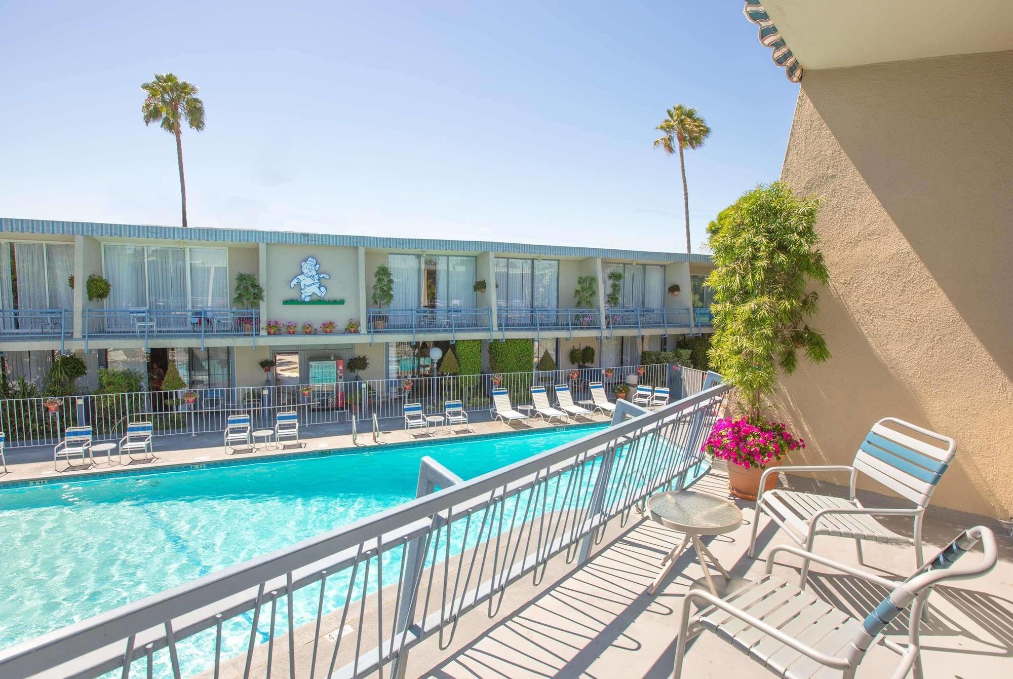 Travelodge Hotel At Lax 로스앤젤레스 외부 사진