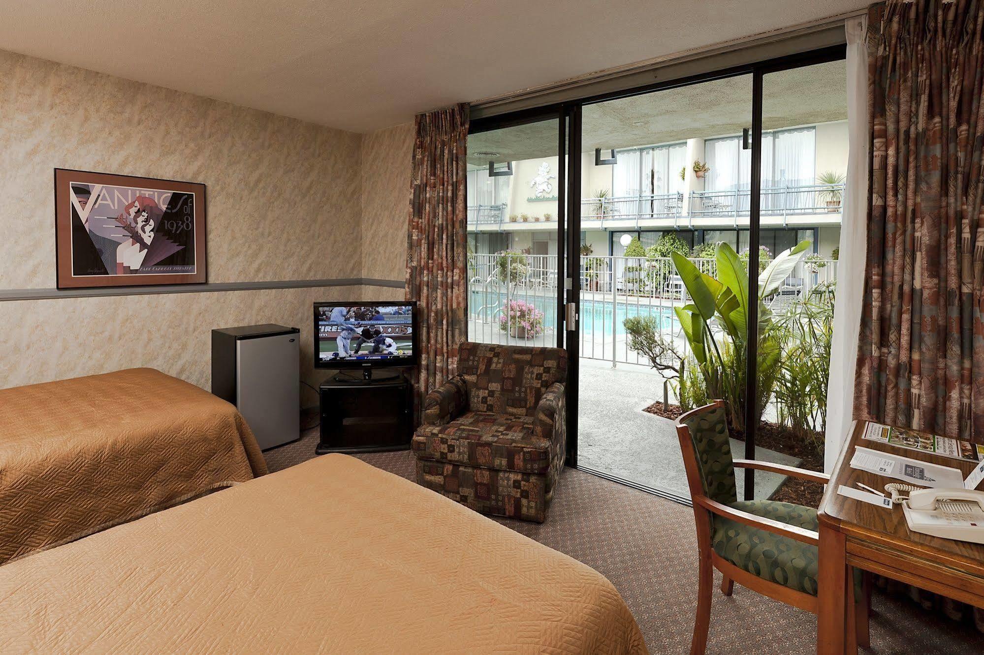 Travelodge Hotel At Lax 로스앤젤레스 외부 사진